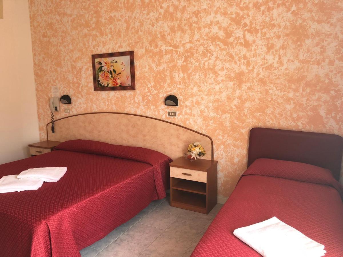Hotel Serenella Vintage Rimini Dış mekan fotoğraf