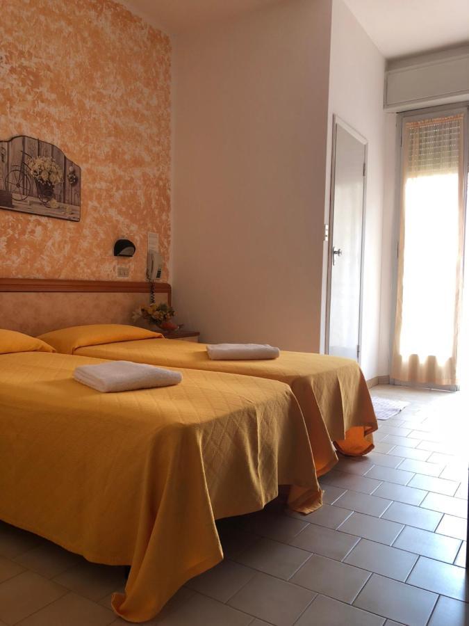 Hotel Serenella Vintage Rimini Dış mekan fotoğraf