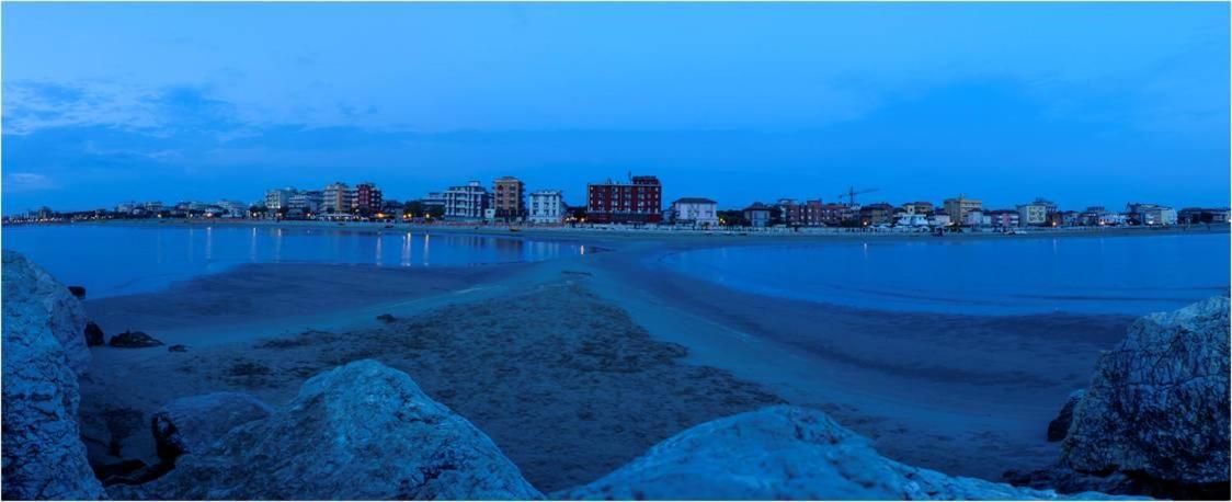 Hotel Serenella Vintage Rimini Dış mekan fotoğraf